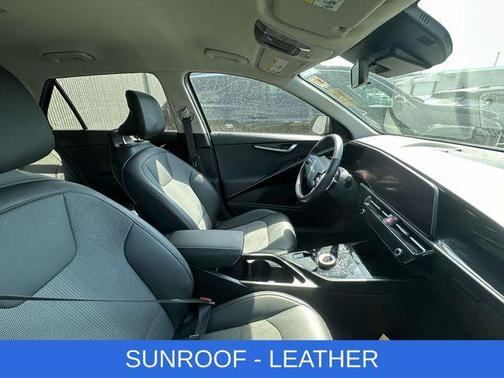 Graphite Gray 2023 Kia Niro EV Wind