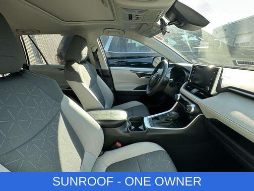 2020 Toyota RAV4 XLE