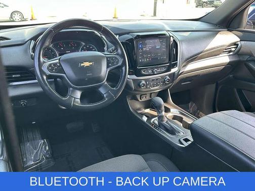Northsky Blue Metallic 2022 Chevrolet Traverse LT Cloth