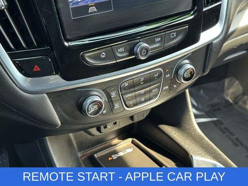 Northsky Blue Metallic 2022 Chevrolet Traverse LT Cloth