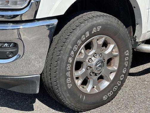2022 RAM 2500 Laramie Crew Cab 4x4 6'4' Box
