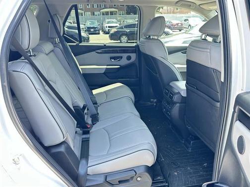 2023 Honda Pilot AWD Elite