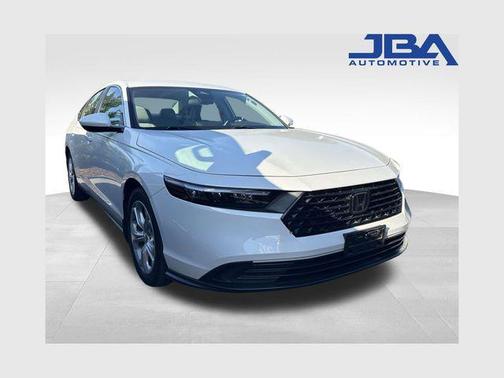 Platinum White Pearl 2024 Honda Accord LX 1.5T