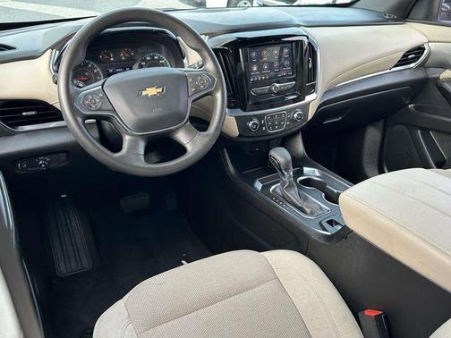 2022 Chevrolet Traverse LS