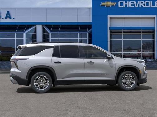 2025 Chevrolet Traverse LT