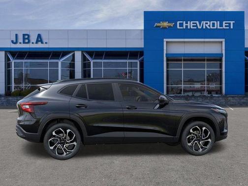 Mosaic Black Metallic 2026 Chevrolet Trax FWD 2RS