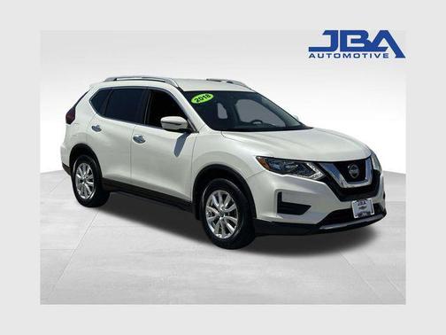 Pearl White 2018 Nissan Rogue SV