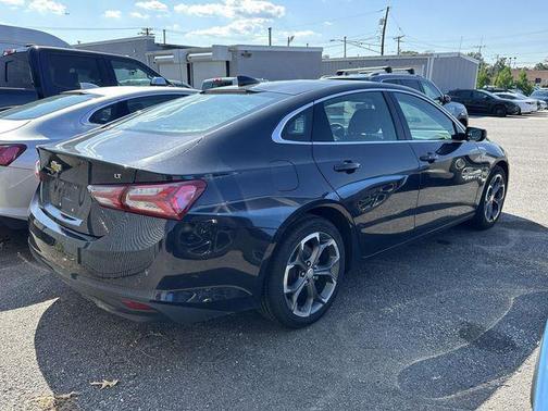2022 Chevrolet Malibu FWD LT