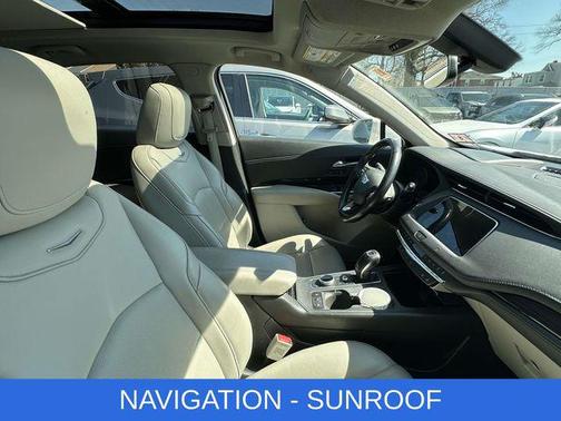 Crystal White Tricoat 2019 Cadillac XT4 Premium Luxury