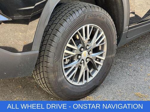 Mosaic Black Metallic 2025 Chevrolet Traverse LT