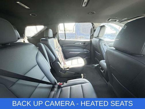 Mosaic Black Metallic 2025 Chevrolet Traverse LT