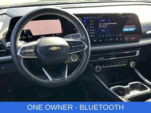 Mosaic Black Metallic 2025 Chevrolet Traverse LT