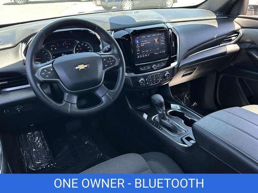 Summit White 2023 Chevrolet Traverse LT Cloth