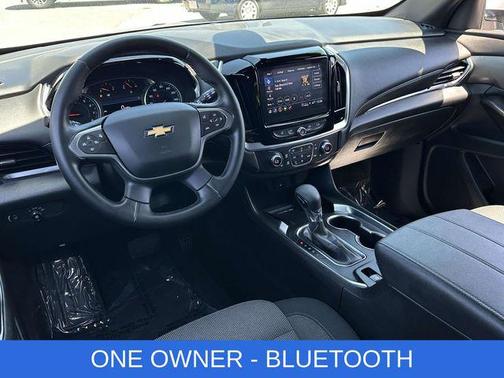 Summit White 2023 Chevrolet Traverse LT Cloth