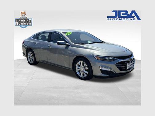 Sterling Gray Metallic 2023 Chevrolet Malibu FWD 1LT