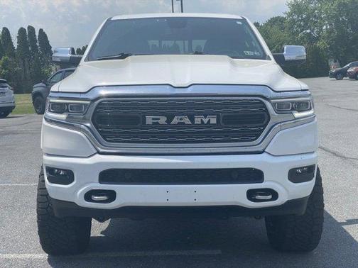 Photo 2 of 29 of 2019 RAM 1500 Limited
