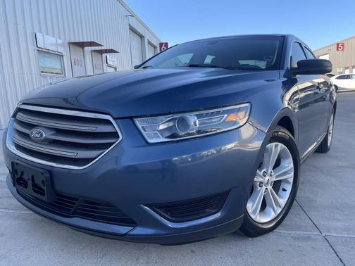 2018 Ford Taurus SE