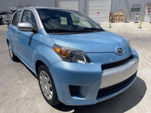 2014 Scion xD Base 4dr Hatchback 4A
