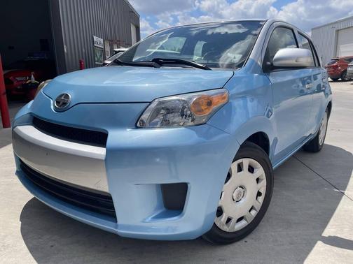 2014 Scion xD Base 4dr Hatchback 4A