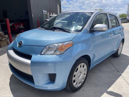 2014 Scion xD Base 4dr Hatchback 4A