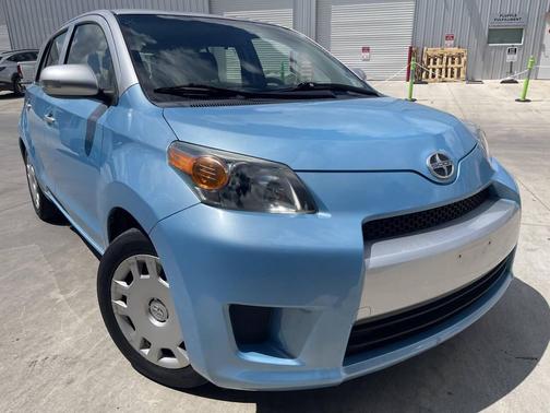 2014 Scion xD Base 4dr Hatchback 4A