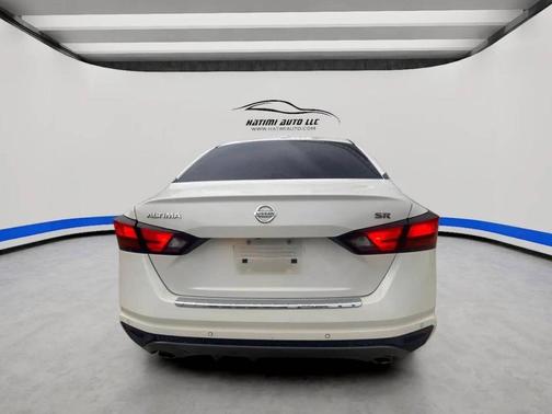 White 2020 Nissan Altima SR FWD