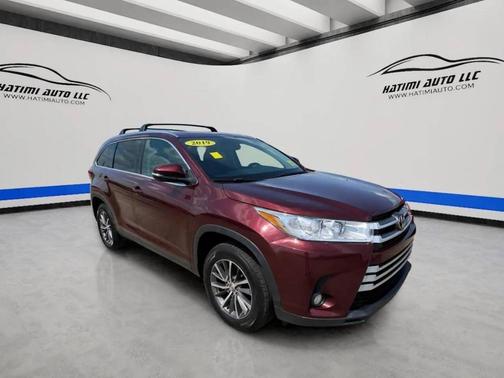 Maroon 2019 Toyota Highlander XLE