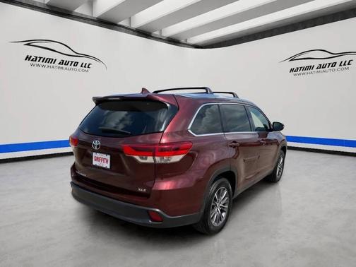 Maroon 2019 Toyota Highlander XLE