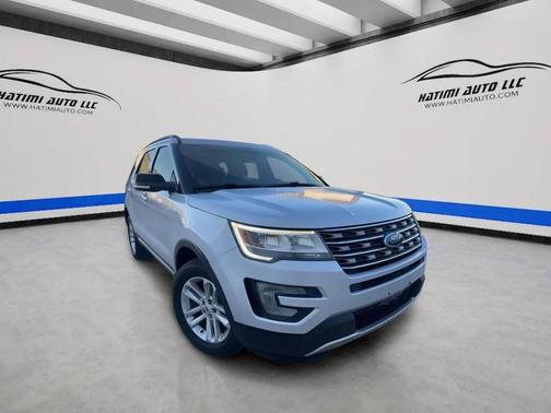 Silver 2016 Ford Explorer XLT