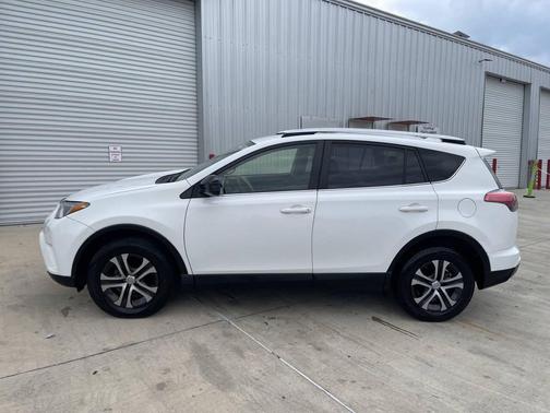 White 2016 Toyota RAV4 LE
