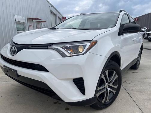 White 2016 Toyota RAV4 LE