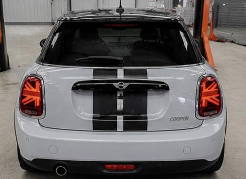 White 2021 MINI Hardtop Oxford Edition