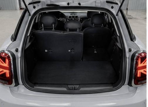 White 2021 MINI Hardtop Oxford Edition