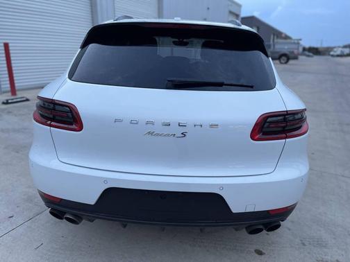 2016 Porsche Macan S
