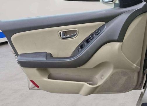 Tan 2010 Hyundai ELANTRA GLS