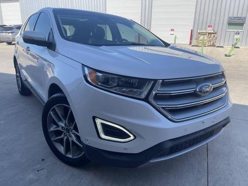 White 2016 Ford Edge Titanium