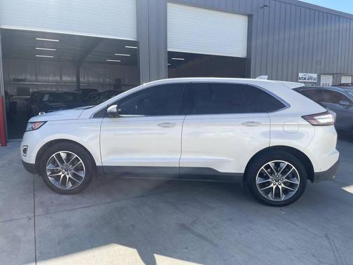 White 2016 Ford Edge Titanium