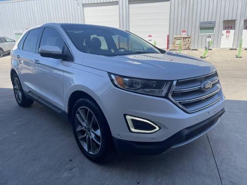 White 2016 Ford Edge Titanium