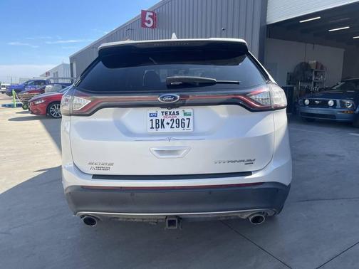 White 2016 Ford Edge Titanium