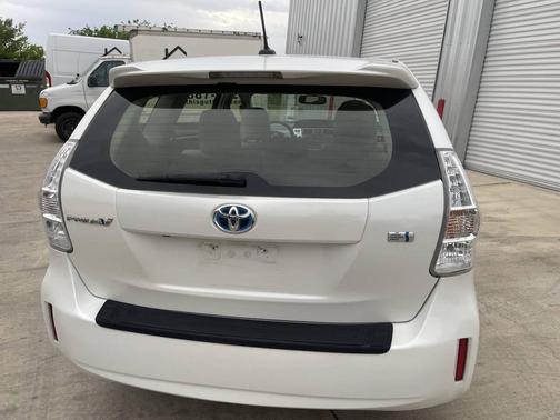 White 2014 Toyota Prius v Five