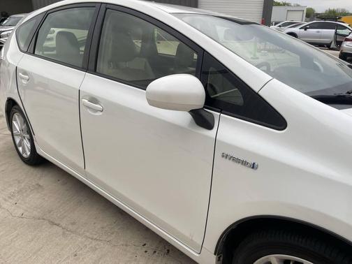White 2014 Toyota Prius v Five