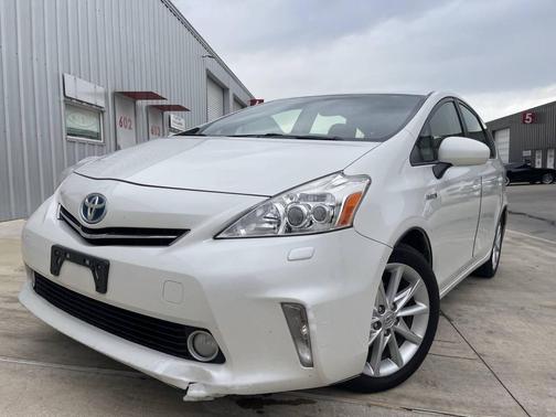 White 2014 Toyota Prius v Five