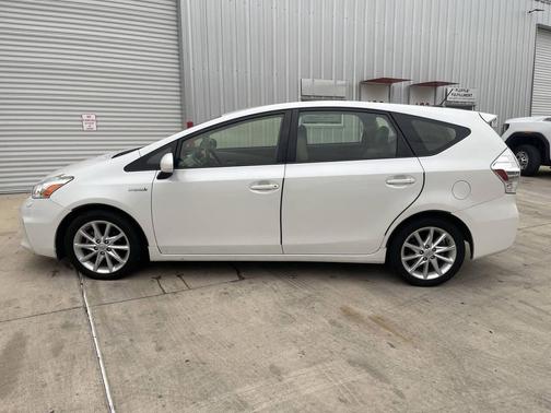White 2014 Toyota Prius v Five
