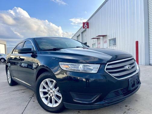 2015 Ford Taurus SE
