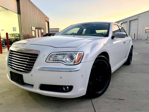 2012 Chrysler 300C Luxury Series