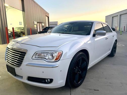 2012 Chrysler 300C Luxury Series
