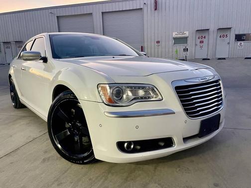2012 Chrysler 300C Luxury Series