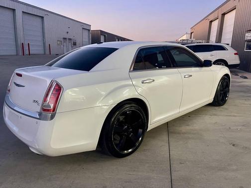 2012 Chrysler 300C Luxury Series