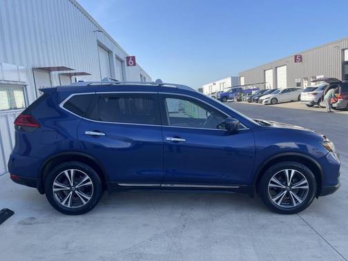 Blue 2017 Nissan Rogue SL