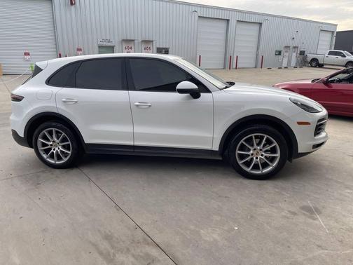White 2019 Porsche Cayenne Cayenne